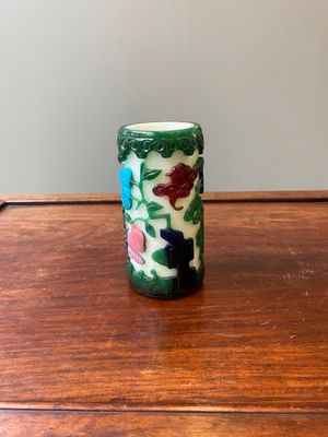 A Chinese four-coloured Peking glass brush pot, Qianlong — 照片 3