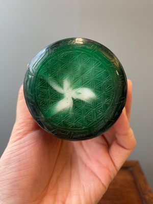 A Chinese four-coloured Peking glass brush pot, Qianlong — 照片 6