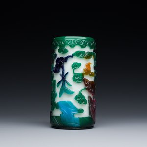 A Chinese four-coloured Peking glass brush pot, Qianlong — 照片 5