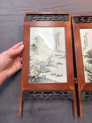 A Chinese four-fold wooden table screen with qianjian cai plaques, 20th C. — foto 2