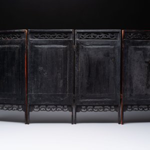 A Chinese four-fold wooden table screen with qianjian cai plaques, 20th C. — foto 3