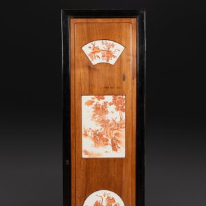 A Chinese four-part folding screen with iron-red-decorated porcelain plaques, 19/20th C. — photo 13