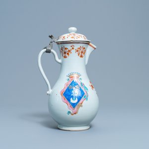 A Chinese French market famille rose ewer and cover with the arms of de Faverolles, Qianlong — photo 4
