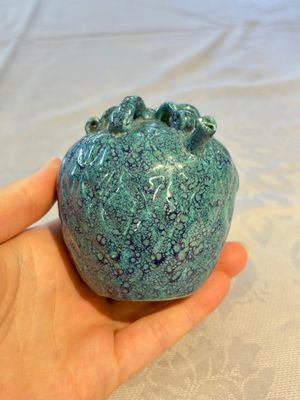 A Chinese fruit-shaped robin's egg-glazed water dropper, 19th C. — photo 2