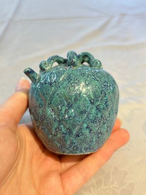 A Chinese fruit-shaped robin's egg-glazed water dropper, 19th C. — photo 4