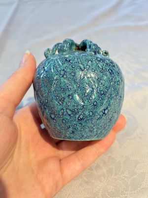A Chinese fruit-shaped robin's egg-glazed water dropper, 19th C. — photo 6