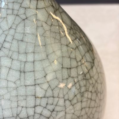 A Chinese ge-type bottle vase — photo 4