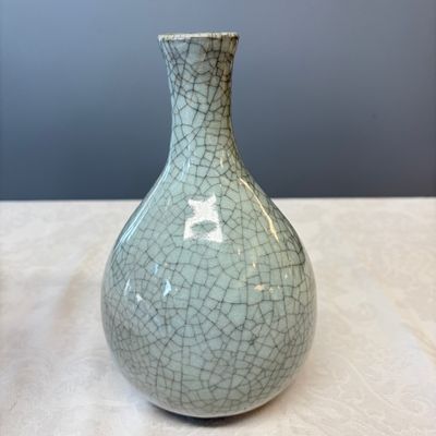 A Chinese ge-type bottle vase — photo 6