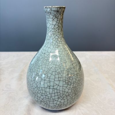 A Chinese ge-type bottle vase — photo 8