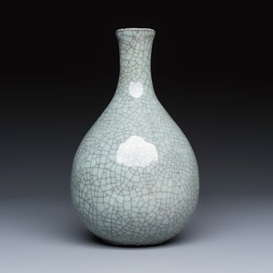 A Chinese ge-type bottle vase — photo 2