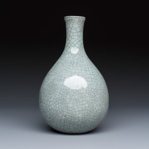 A Chinese ge-type bottle vase — photo 3