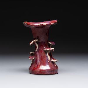 A Chinese Ge-type bowl, a lingzhi-shaped flambé-glazed vase and an olive-green-glazed censer, 19th C. — 照片 12