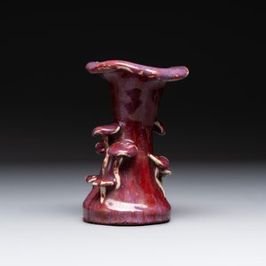 A Chinese Ge-type bowl, a lingzhi-shaped flambé-glazed vase and an olive-green-glazed censer, 19th C. — 照片 14