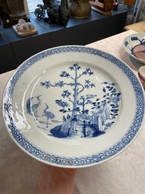 A Chinese ge-type brush washer, a pair of pink bowls, two plates and a saucer, Kangxi and later — photo 11