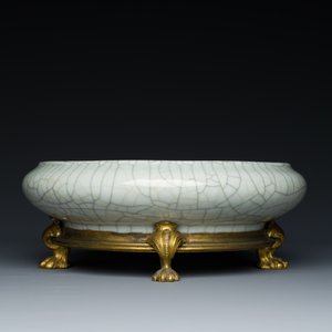A Chinese ge-type crackle-glazed brush washer with gilt bronze mounts, Qianlong — photo 2