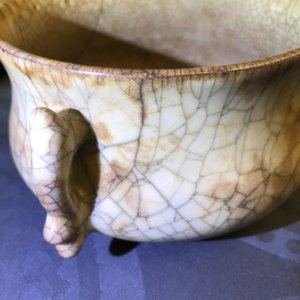 A Chinese ge-type crackle-glazed censer, Song or later — photo 16