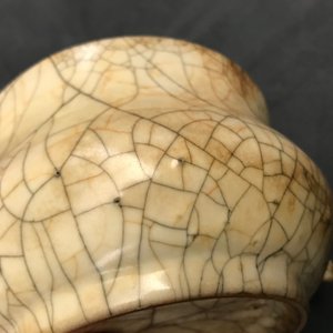 A Chinese ge-type crackle-glazed censer, Song or later — photo 8