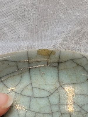 A Chinese ge-type crackle-glazed dish, 19th C. — photo 4