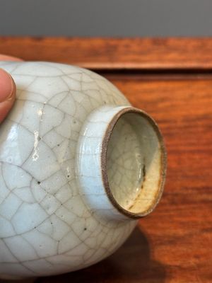 A Chinese ge-type crackle-glazed tea cup, 19th C. — photo 6
