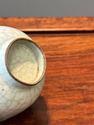 A Chinese ge-type crackle-glazed tea cup, 19th C. — photo 7