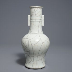 A Chinese ge-type crackle-glazed 'touhu' arrow vase, 18th C. — 照片 3
