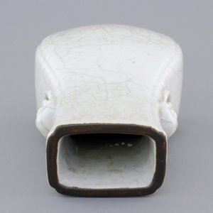 A Chinese ge-type crackle porcelain vase, 18/19th C. — foto 5