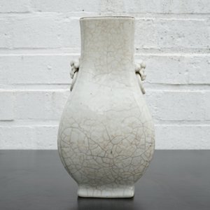 A Chinese ge-type crackle porcelain vase, 18/19th C. — foto 7