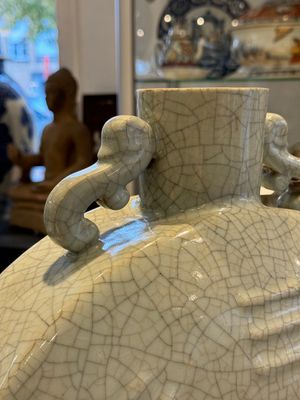 A Chinese ge-type 'Daoist' moonflask, 'bianhu', Yongzheng mark and possibly of the period — photo 21