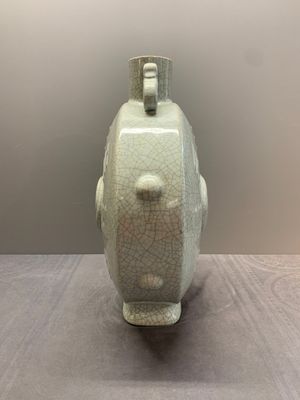 A Chinese ge-type 'Daoist' moonflask, 'bianhu', Yongzheng mark and possibly of the period — photo 4