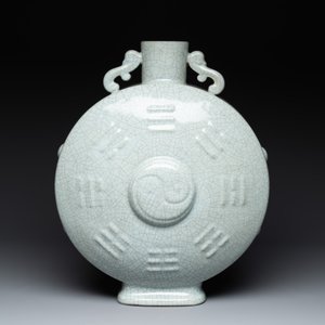 A Chinese ge-type 'Daoist' moonflask, 'bianhu', Yongzheng mark and possibly of the period — photo 3