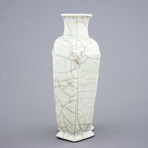 A Chinese ge-type double lozenge vase,18/19th C. — 照片 2
