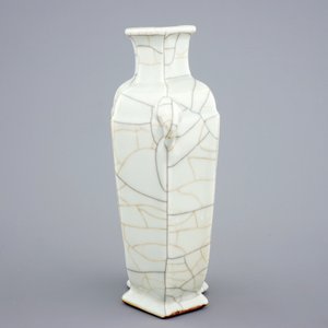 A Chinese ge-type double lozenge vase,18/19th C. — 照片 4