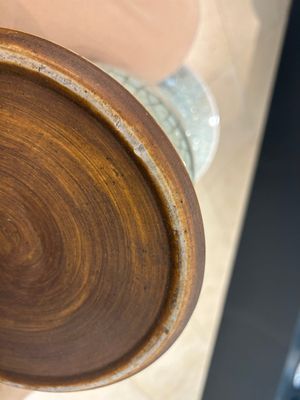 A Chinese ge-type 'gu' vase and an iron-rust-glazed bowl, 19th C. — 照片 6