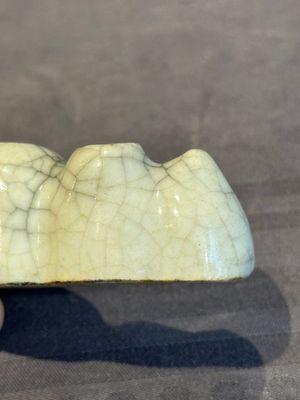 A Chinese ge-type 'shanzi' brush rest or water container, Qianlong — photo 11
