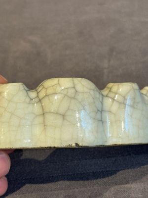A Chinese ge-type 'shanzi' brush rest or water container, Qianlong — photo 12