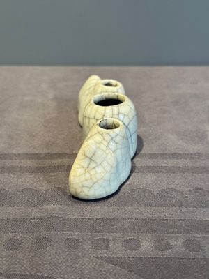 A Chinese ge-type 'shanzi' brush rest or water container, Qianlong — photo 2