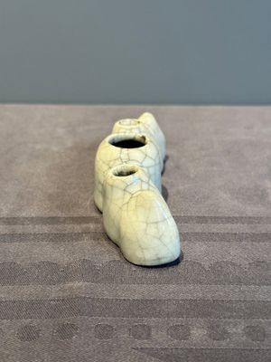 A Chinese ge-type 'shanzi' brush rest or water container, Qianlong — photo 4