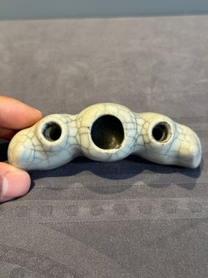A Chinese ge-type 'shanzi' brush rest or water container, Qianlong — photo 5