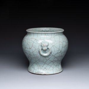 A Chinese ge-type vase with lion-form handles, Qianlong — photo 2