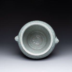 A Chinese ge-type vase with lion-form handles, Qianlong — photo 5