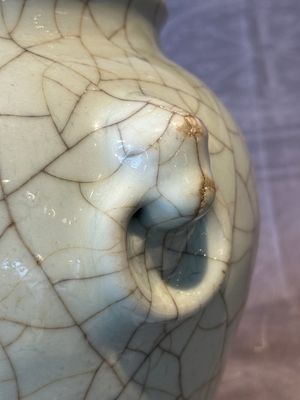 A Chinese ge-type vase with lion handles 18th C. — photo 6