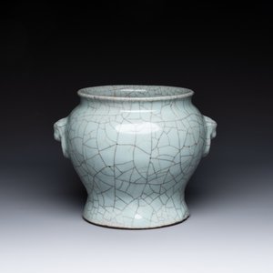 A Chinese ge-type vase with lion handles 18th C. — photo 1
