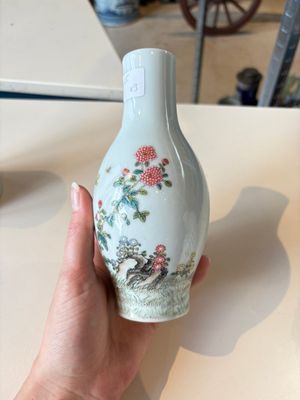 A Chinese gilt- and iron-red-decorated white-glazed Milefo Buddha, a famille rose vase and a brush pot, Qianlong and Xue Changseng 薛長森 mark, 20th C. — photo 9