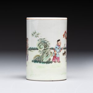 A Chinese gilt- and iron-red-decorated white-glazed Milefo Buddha, a famille rose vase and a brush pot, Qianlong and Xue Changseng 薛長森 mark, 20th C. — photo 15