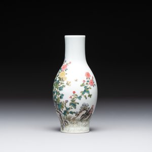 A Chinese gilt- and iron-red-decorated white-glazed Milefo Buddha, a famille rose vase and a brush pot, Qianlong and Xue Changseng 薛長森 mark, 20th C. — photo 9