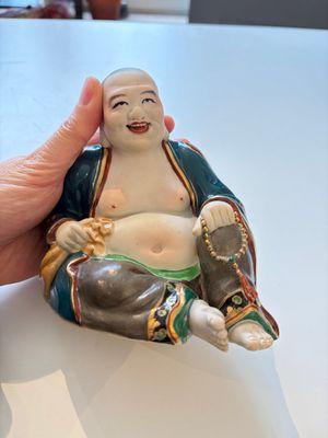 A Chinese gilt and polychrome-decorated Milefo Buddha, Fujian mark, 20th C. — photo 1