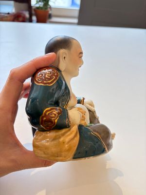 A Chinese gilt and polychrome-decorated Milefo Buddha, Fujian mark, 20th C. — photo 2