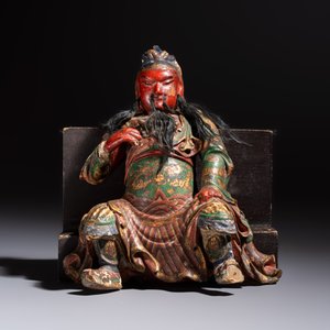 A Chinese gilt and polychrome lacquered papier-mâché and wooden Guandi on a wooden stand, 19th C. — 照片 2