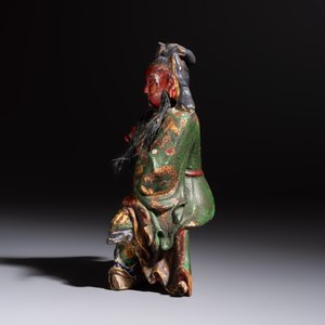 A Chinese gilt and polychrome lacquered papier-mâché and wooden Guandi on a wooden stand, 19th C. — 照片 5