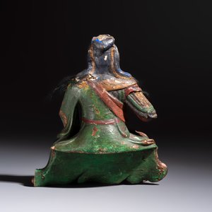 A Chinese gilt and polychrome lacquered papier-mâché and wooden Guandi on a wooden stand, 19th C. — 照片 6